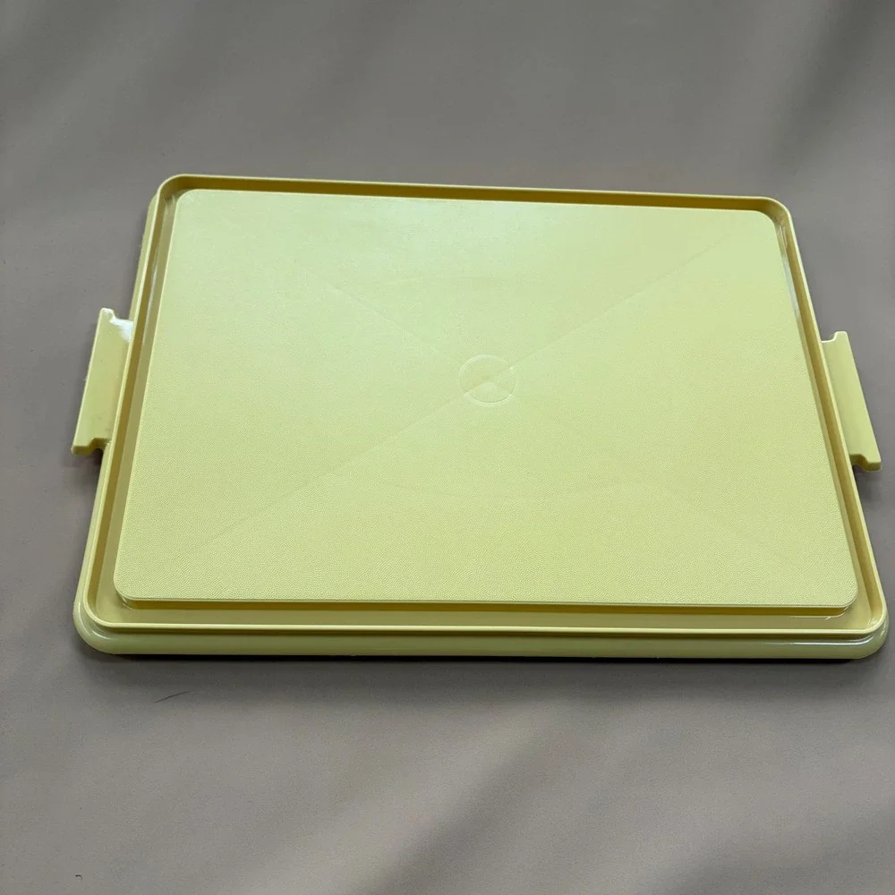 Vintage‎ Tupperware Harvest Gold Rectangular Cake Taker Carrier 622-3 Sheer Lid